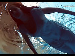 Piyavka Chehova giant bouncy sweet udders underwater