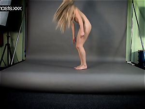 super hot gymnast nude teenager